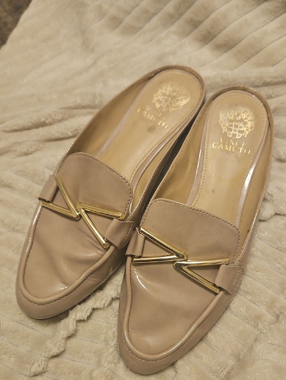 Vince Camuto Patent Leather Slides 9